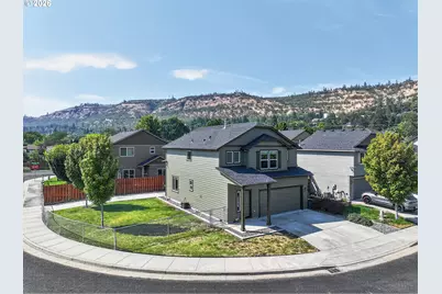 952 Heritage Loop, The Dalles, OR 97058 - Photo 2
