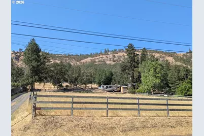 2514 W 10th St, The Dalles, OR 97058 - Photo 1