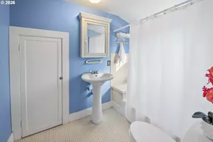 1014 8th St, Astoria, OR 97103 - Photo 16