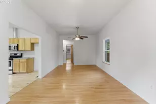 6334 NE Hassalo St NE, Portland, OR 97213 - Photo 4
