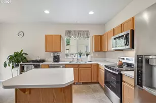759 SE Camellia Ct, Hillsboro, OR 97123 - Photo 14