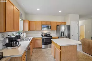 759 SE Camellia Ct, Hillsboro, OR 97123 - Photo 10