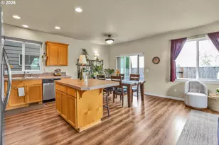 17925 SW Brisk Ln, Beaverton, OR 97007 - Photo 6