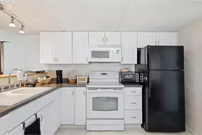 5335 Main St #10, Springfield, OR 97478 - Photo 16