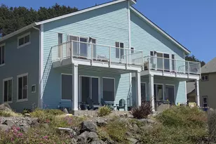 29034 Vizcaino Ct, Gold Beach, OR 97444 - Photo 2