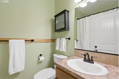 585 S Donna Dr, Newberg, OR 97132 - Photo 14