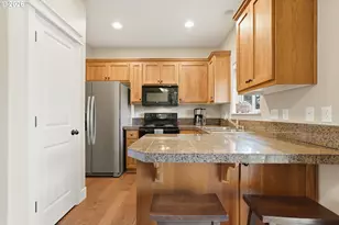 585 S Donna Dr, Newberg, OR 97132 - Photo 10