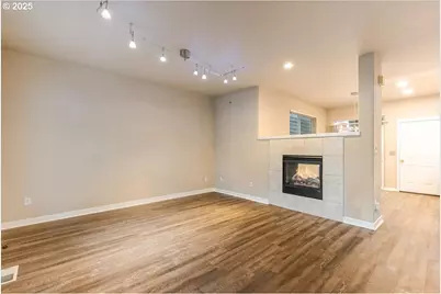 521 NE Suttle Rd, Portland, OR 97211 - Photo 10