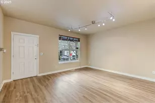 521 NE Suttle Rd, Portland, OR 97211 - Photo 6