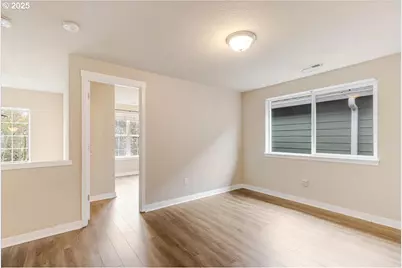 521 NE Suttle Rd, Portland, OR 97211 - Photo 24