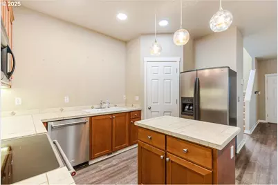 521 NE Suttle Rd, Portland, OR 97211 - Photo 14