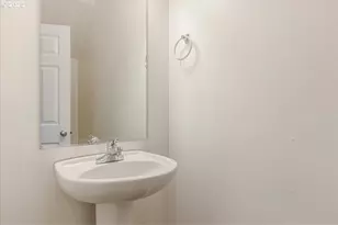 521 NE Suttle Rd, Portland, OR 97211 - Photo 20