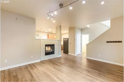 521 NE Suttle Rd, Portland, OR 97211 - Photo 8