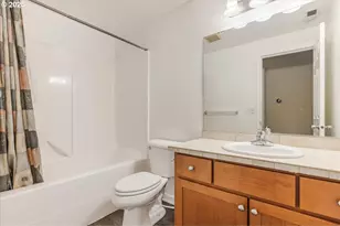 521 NE Suttle Rd, Portland, OR 97211 - Photo 34