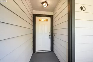 29700 SW Courtside Dr, Wilsonville, OR 97070 - Photo 2