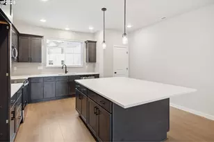 3373 SE Everwood Ln, Hillsboro, OR 97123 - Photo 10