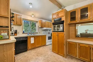 40078 Brook Ln, Astoria, OR 97103 - Photo 4