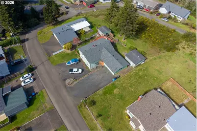 1636 SE Oar Dr, Lincoln City, OR 97367 - Photo 14