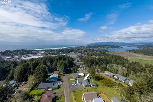 1636 SE Oar Dr, Lincoln City, OR 97367 - Photo 18