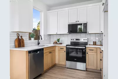 9568 N Buchanan Ave, Portland, OR 97203 - Photo 6