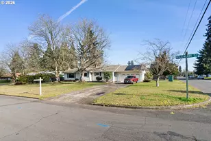 894 Meadowlawn Dr SE, Salem, OR 97317 - Photo 2