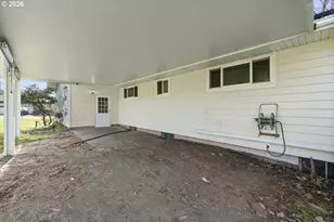 894 Meadowlawn Dr SE, Salem, OR 97317 - Photo 6