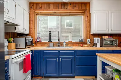 460 Highway 101, Rockaway Beach, OR 97136 - Photo 12