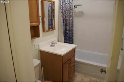 645 W Powell Blvd, Gresham, OR 97030 - Photo 14