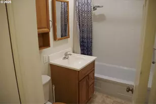 645 W Powell Blvd, Gresham, OR 97030 - Photo 14