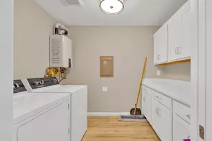 14035 SE Main St, Portland, OR 97233 - Photo 22