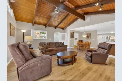 14035 SE Main St, Portland, OR 97233 - Photo 2