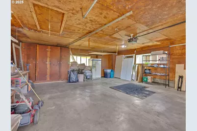 14035 SE Main St, Portland, OR 97233 - Photo 38