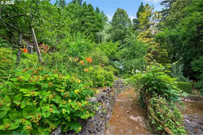 10710 S Moapa Ave, Portland, OR 97219 - Photo 34