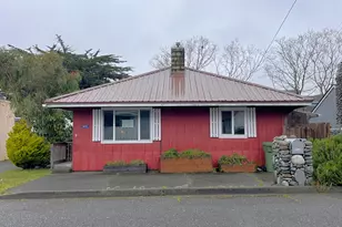 94191 10th St, Gold Beach, OR 97444 - Photo 2