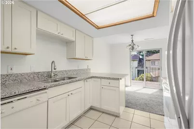 12510 SE Stark St #H, Portland, OR 97233 - Photo 6