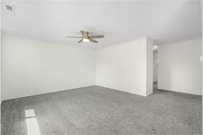 12510 SE Stark St, Portland, OR 97233 - Photo 12