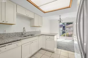 12510 SE Stark St, Portland, OR 97233 - Photo 4