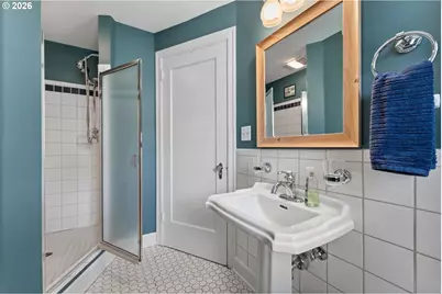 2839 NE Hancock St, Portland, OR 97212 - Photo 32