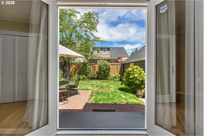 2839 NE Hancock St, Portland, OR 97212 - Photo 30