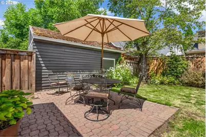 2839 NE Hancock St, Portland, OR 97212 - Photo 38