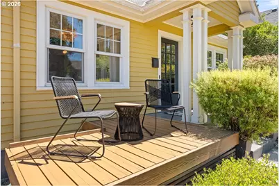 7060 N Kerby Ave, Portland, OR 97217 - Photo 2