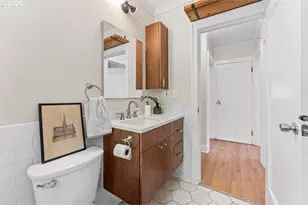 7060 N Kerby Ave, Portland, OR 97217 - Photo 20