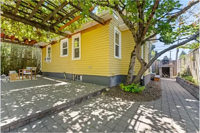 7060 N Kerby Ave, Portland, OR 97217 - Photo 36