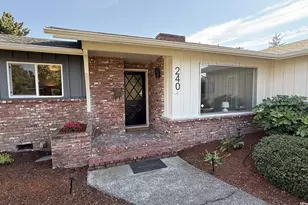 240 NW Baker Creek Rd, McMinnville, OR 97128 - Photo 4