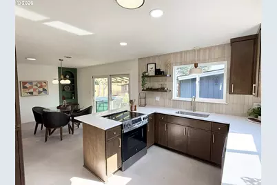 240 NW Baker Creek Rd, McMinnville, OR 97128 - Photo 12