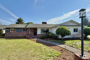 240 NW Baker Creek Rd, McMinnville, OR 97128 - Photo 2