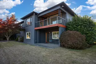 8020 SW Ruby Terrace, Portland, OR 97219 - Photo 4
