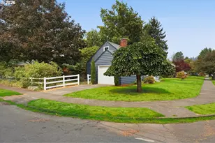 3215 NE 89th Ave, Portland, OR 97220 - Photo 2