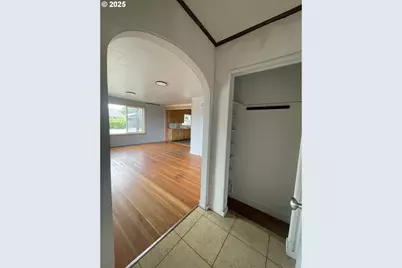 890 2nd St SE, Bandon, OR 97411 - Photo 6