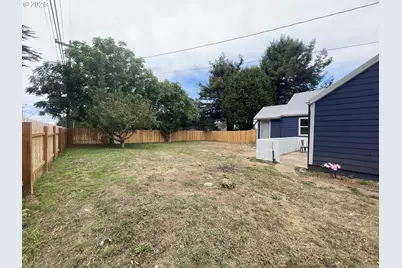 890 2nd St SE, Bandon, OR 97411 - Photo 34